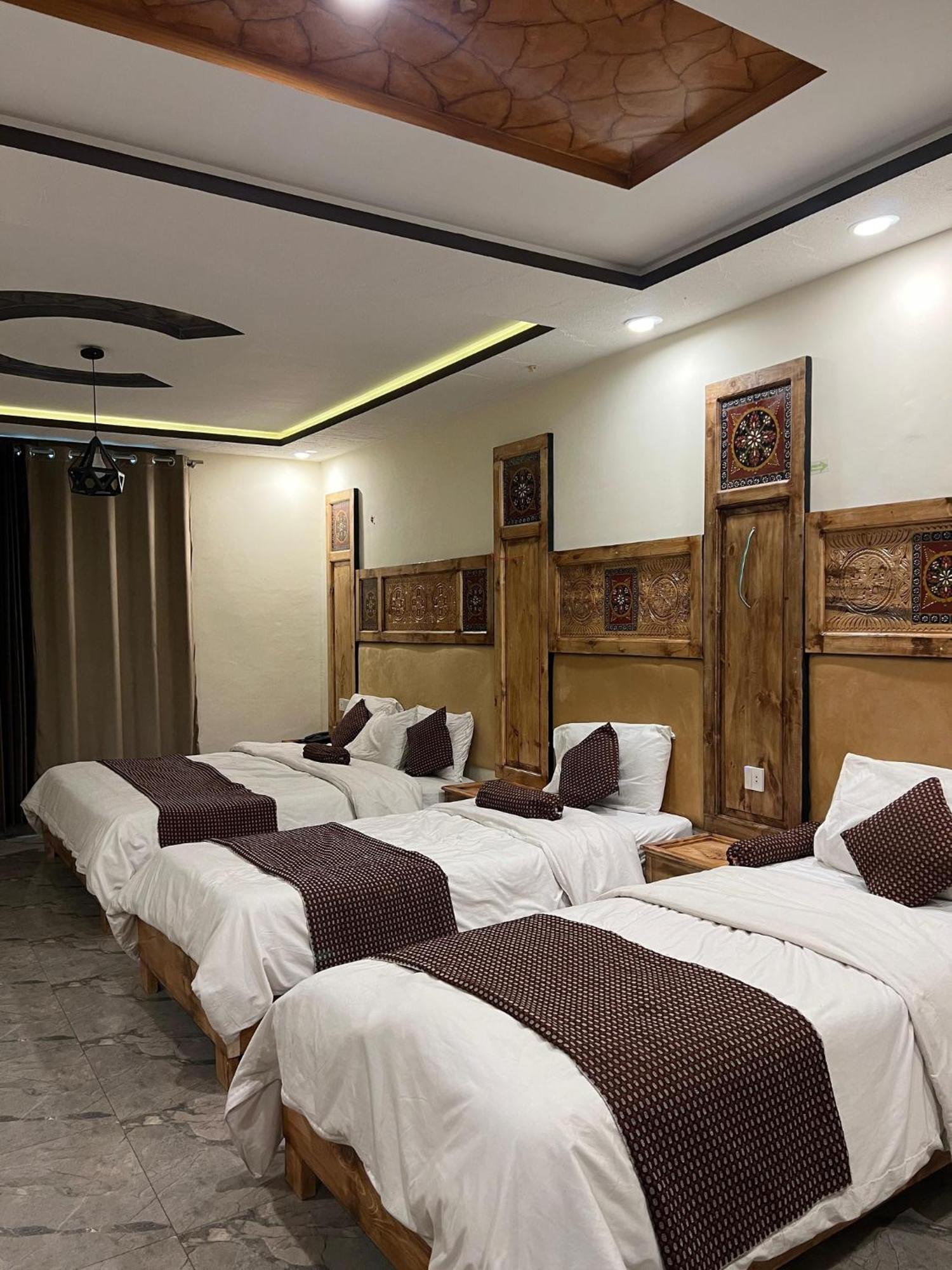 Hotel Birmingham Palace Kalam By Khan Familia Exterior foto