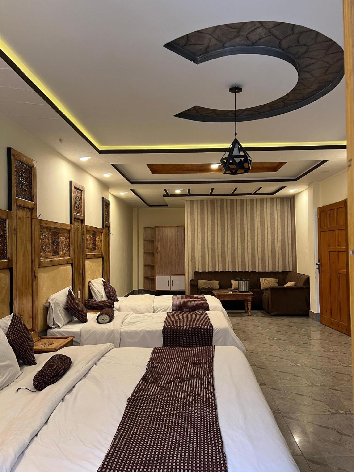 Hotel Birmingham Palace Kalam By Khan Familia Exterior foto