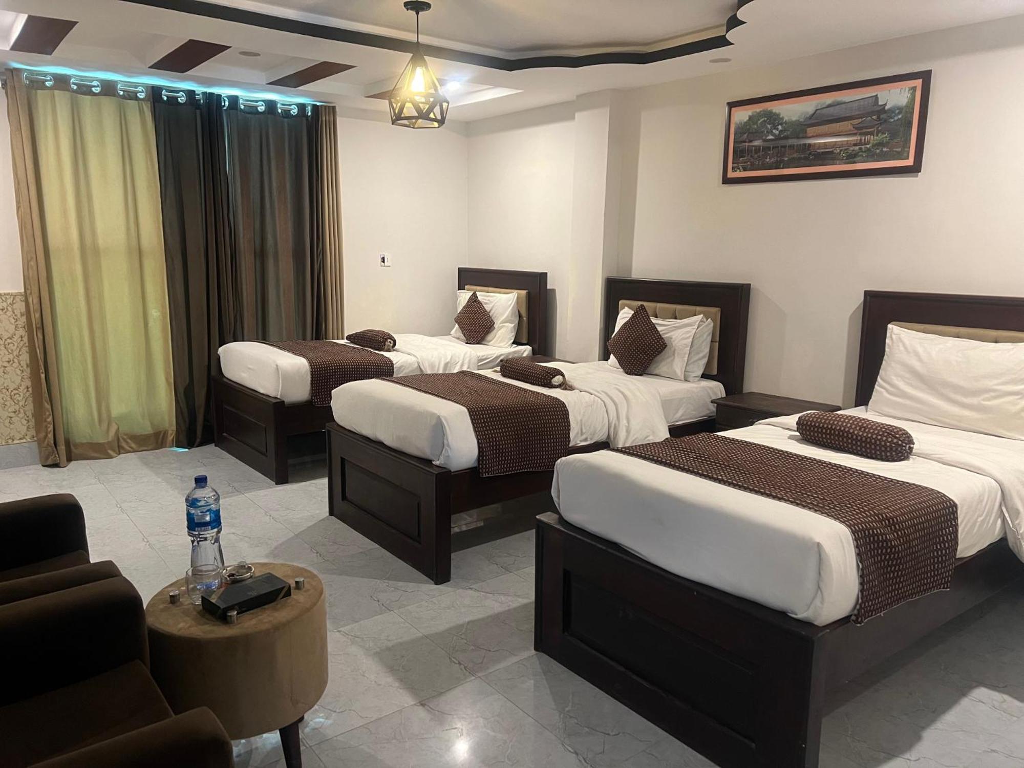 Hotel Birmingham Palace Kalam By Khan Familia Exterior foto